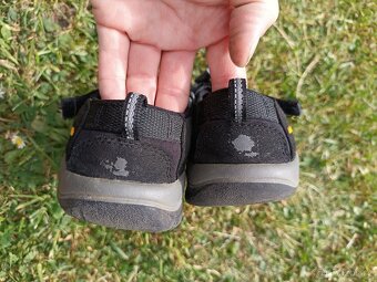 Keen sandále velikost 29 - 7