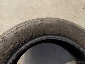 prodám letní pneumatiky 215/60/17 Goodyear a Michelin sada - 7