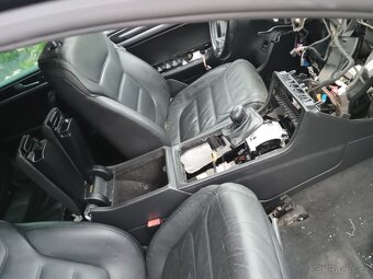 Prodám VW Touareg 7P 3.0 TDI 176kw - 7