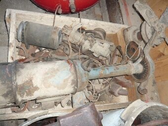 Zetor 25 náhradní díly, přední náprava a velký soubor - 7