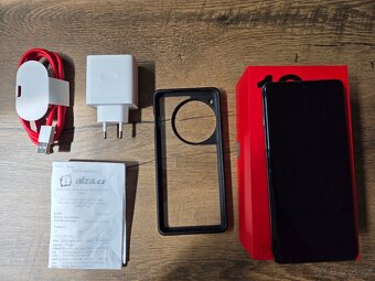 OnePlus 12 16GB/512GB (skvělý stav) + kryt - 7