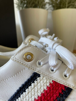 Bílé kožené tenisky Tommy Hilfiger, vel. 40 - 7