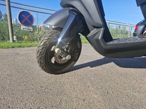 PIAGGIO 1 L3 E5 - předváděcí motocykl - 7