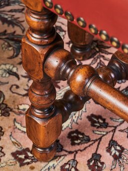 Sada 8 historických židlí ve stylu Ludvíka XIII. – masivní d - 7
