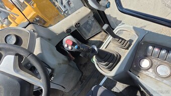 Nakladač   pouze 155 motohodin - 7