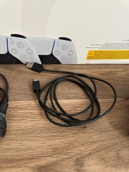 Sony PlayStation 5 1TB (s mechanikou) + 2x ovladač Dualsense - 7