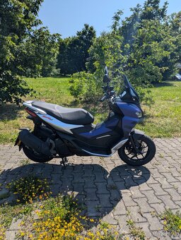 Aprilia SR GT 125 - 7