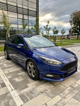 Ford Focus 2.0 ST - 7