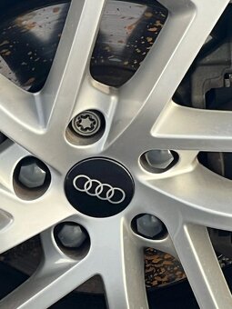 Stredové krytky - pukličky kolies AUDI. - 7