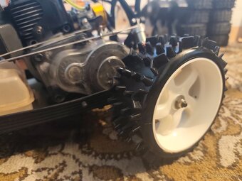 Prodám RC 1:6 natural/benzin - 7