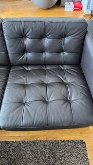 Ikea kožená pohovka tm. hnědá - 2x + podnožka - 7