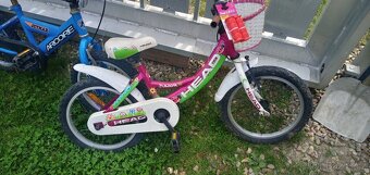 PRODÁM ODRÁŽEDLO A KOLA SPECIALIZED A 2X DĚTSKÉ KOLO - 7
