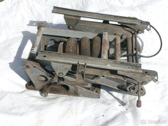 Prodám nějaký těžký nosník do zadních šavlí hydraul. traktor - 7