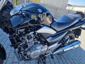 Suzuki Inazuma 250 - 7