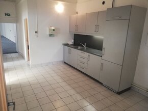 PRONÁJEM OBCHODNÍCH PROSTOR V CENTRU PROSTĚJOVA - 722771111 - 7