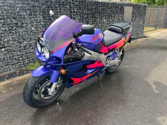Kawasaki ZXR 750 - 7