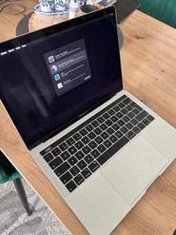 Apple MacBook Pro 13" 2019, i5 1.4GHz,Touch Bar, 256GB - 7