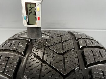 Zimní originál Škoda Superb 235/40 r19 Pirelli - 7