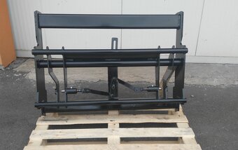 Adaptér JCB Qfit na EURO traktor čelní nakladač - 7