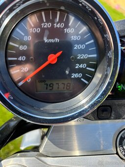 Suzuki GSX 1400 - 7