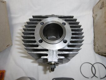 jawa 50 pionýr nový válec + sada : uloženka ČSSR - 7