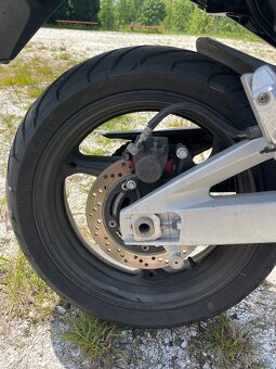 Suzuki gsr 600 - 7