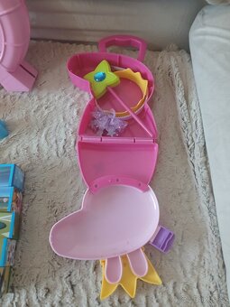 Prasátko Pepa telefon + 2x kufřík + Psí patrola kostky atd - 7