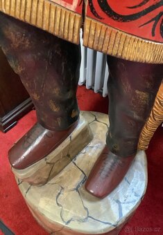 Stará dřevěná socha Indiána 180cm - 7