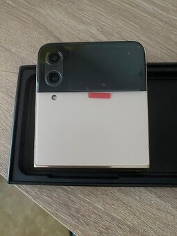 Samsung Galaxy Flip 4 256GB - 7