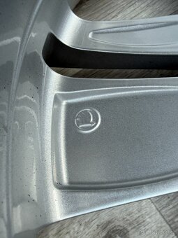 R17 ORIG.ZIMNÍ LETNÍ KOLA ŠKODA SUPERB 215/55/17 - 7