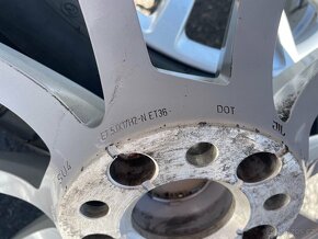 Alu kola originál Audi s letní pneu 225/60/17 - 7
