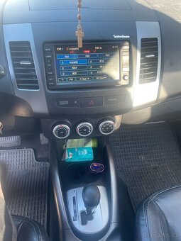 Peugeot 4007,2.4 benzín,rv 2008,4x4,webasto, - 7