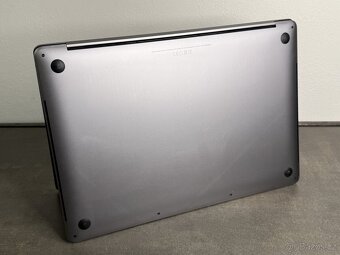 MacBook Pro 15'' 2017 / i7 / 16GB / 256GB SSD / Space Gray - 7