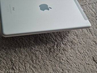 Apple iPad 6. generace 32 Cellular - 7