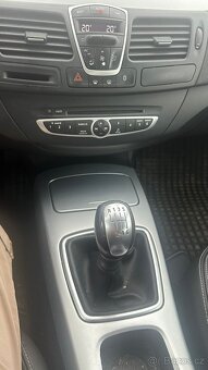 Renault Laguna 2.0 Diesel 96kw Kombi Klima Model 2009 - 7