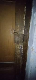 Historické kazetové dveře s původním krabicovým zámkem - 7