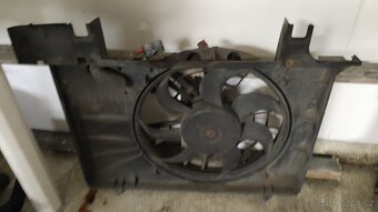 Volvo 850 2,5 TDI 103 kW chladič - 7