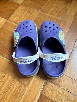dívčí, detske pantofle crocs vel 32 - 7