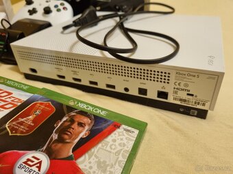 Xbox one S, 2× ovladač , nabíječka, hry×3 - 7