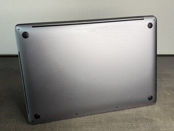 MacBook Pro 16'' 2019 / i7 / 16GB / 512GB SSD / Space Gray - 7