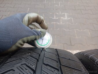 235/40/19 zimní pneu gripmax - 7