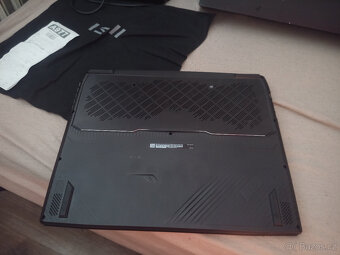 MSI Titan GT77HX 13VH - 7