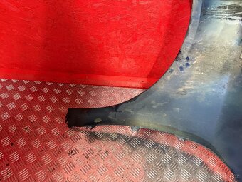 PRAVÝ PŘEDNÍ BLATNÍK ŠKODA OCTAVIA 2 9462 - 7