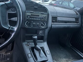 BMW E36 320i Coupe - 7