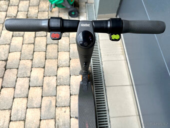 Segway Ninebot E25E - velmi pěkný stav - 7