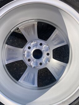 Skoda Octavia 4,zimni 205/60 r16-zanovní 7,5mm - 7