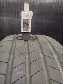 Bridgestone 235/45 R18 - 7