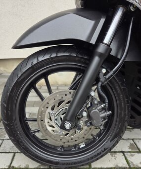 HONDA SH 125i Sport, start-stop, ABS
 - 7