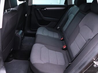 Volkswagen Passat 2,0 TDI 103kW Comfort CZ (2012) - 7