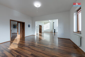 Prodej rodinného domu, 376 m², Mezirolí, Nová Role - 7
